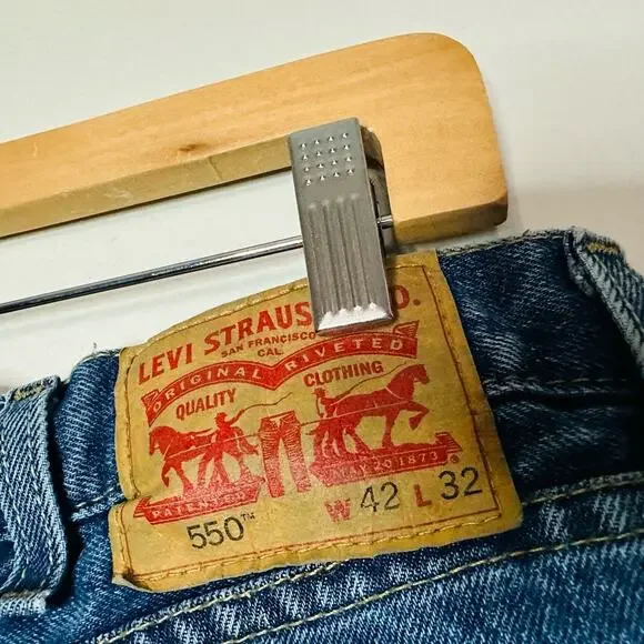 Levi’s Men's Blue Medium Wash Denim Straight Leg Jeans Size 42 Waist